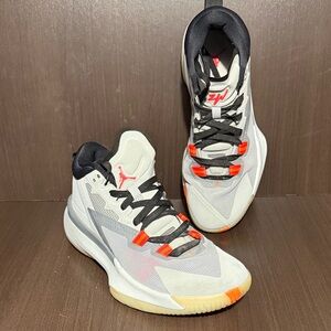 Nike Air Jordan Zion 1 – Men’s Size 9